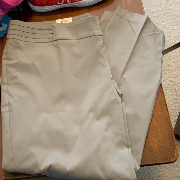 JM Collection slim leg pants - Picture 1 of 3